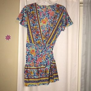 Short adjustable dress